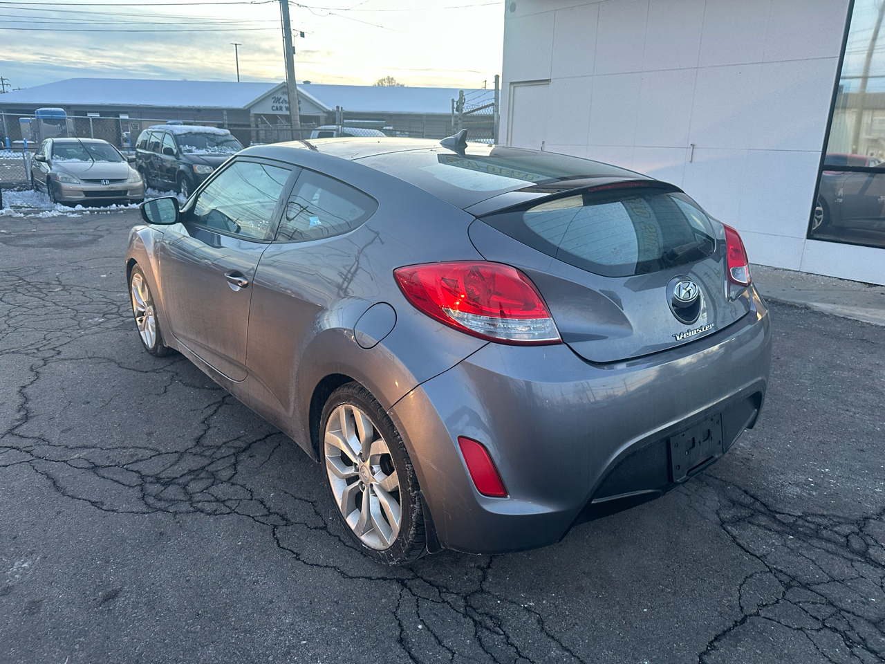 Hyundai Veloster 3dr Cpe Auto w/Black Int 2012