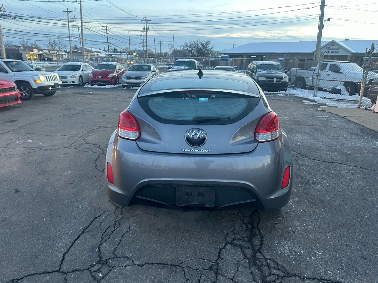 Hyundai Veloster 3dr Cpe Auto w/Black Int 2012