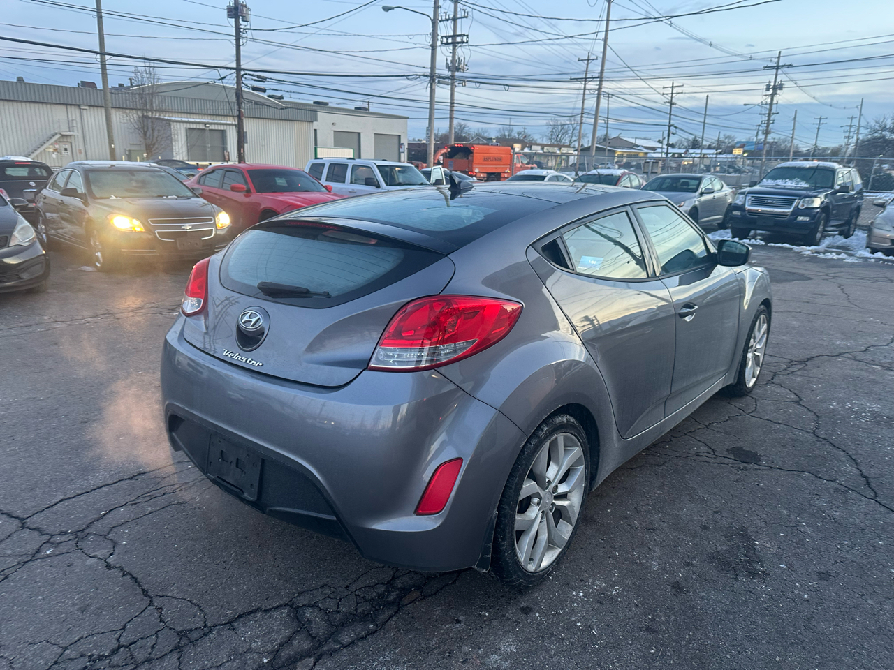 Hyundai Veloster 3dr Cpe Auto w/Black Int 2012