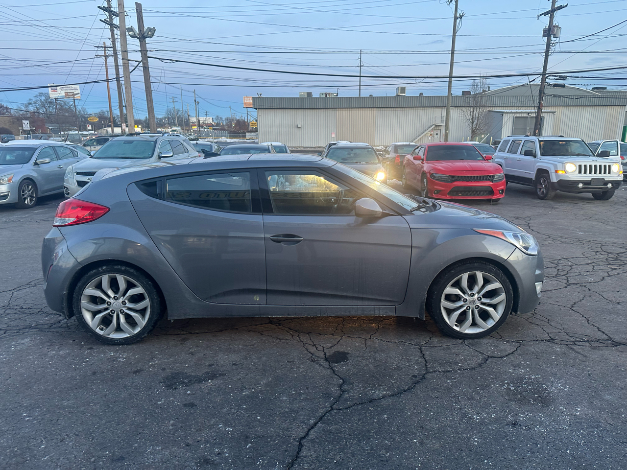 Hyundai Veloster 3dr Cpe Auto w/Black Int 2012