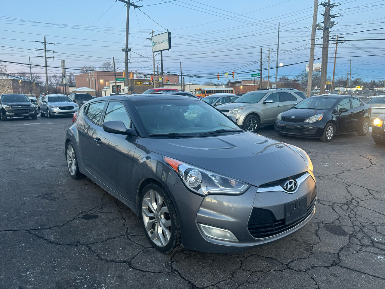 Hyundai Veloster 3dr Cpe Auto w/Black Int 2012