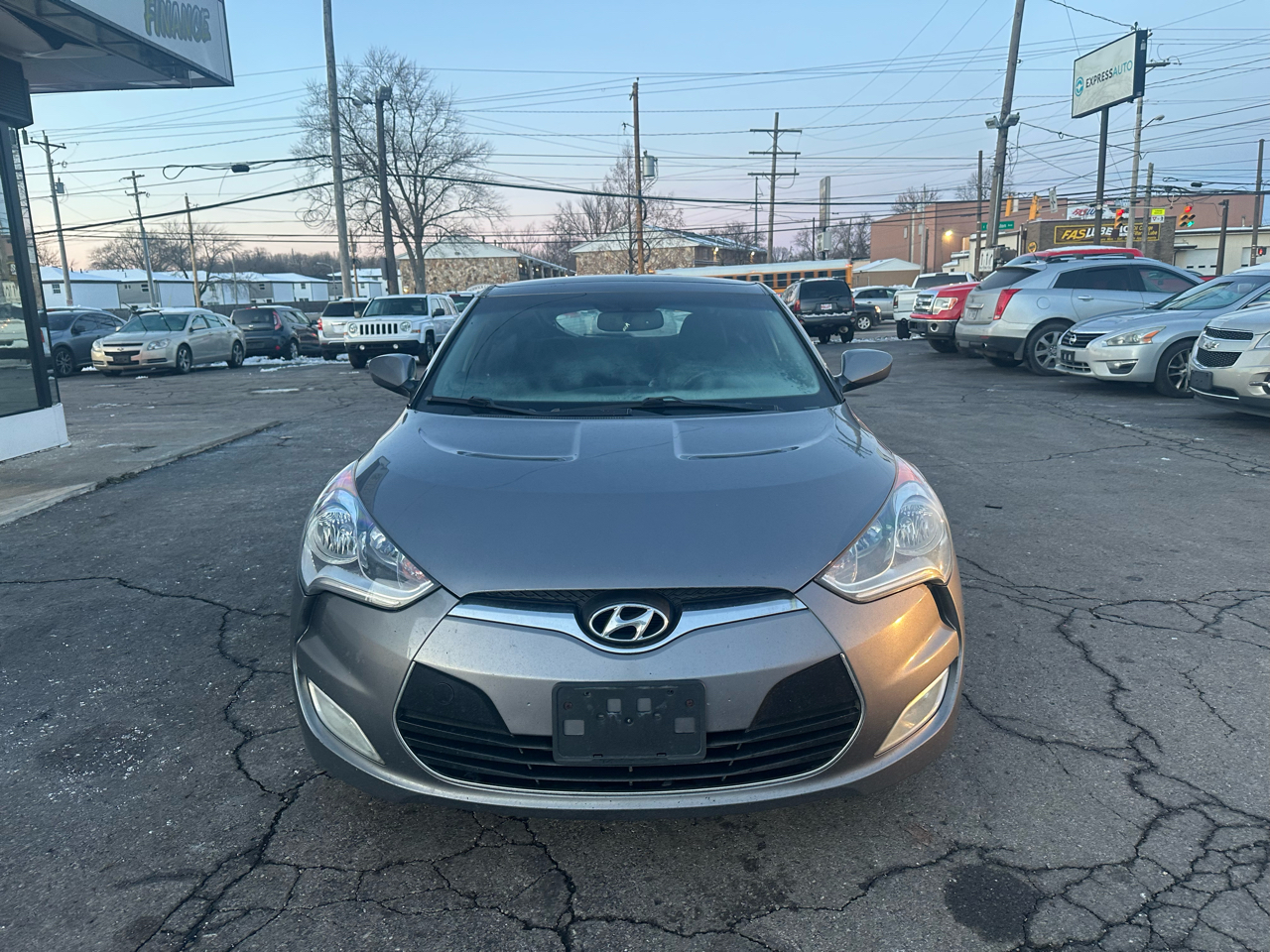 Hyundai Veloster 3dr Cpe Auto w/Black Int 2012