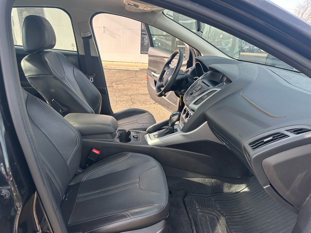 Ford Focus 4dr Sdn SE 2014