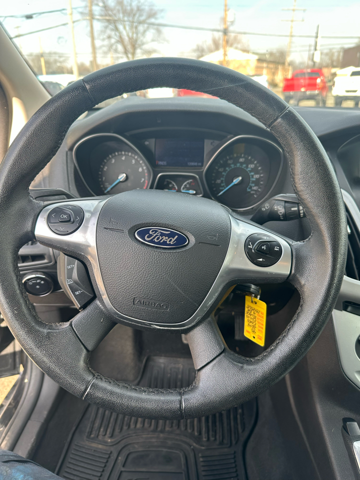Ford Focus 4dr Sdn SE 2014