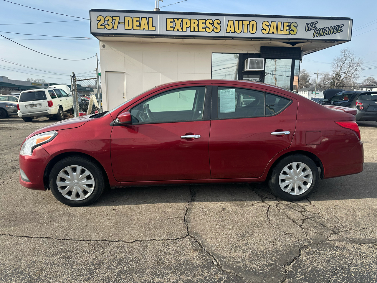 Nissan Versa Sedan SV CVT 2019