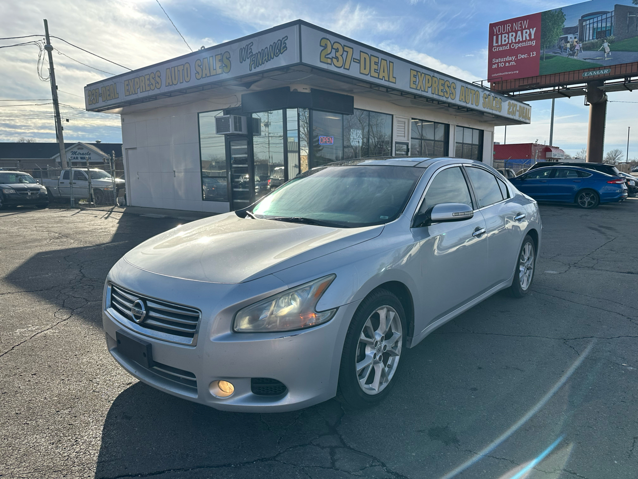 2013 Nissan Maxima SV's photo