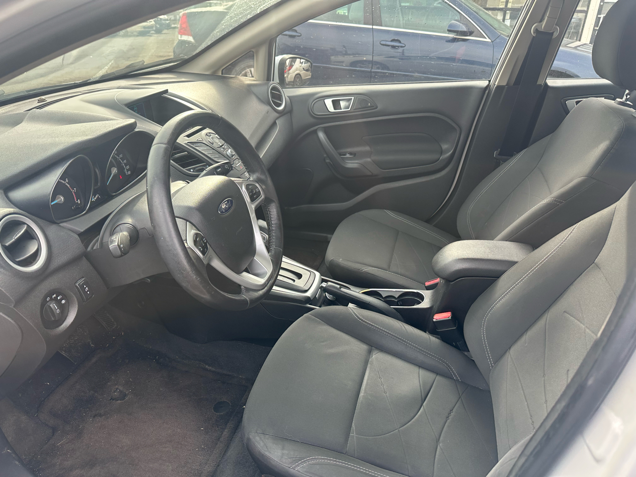 Ford Fiesta 4dr Sdn SE 2015