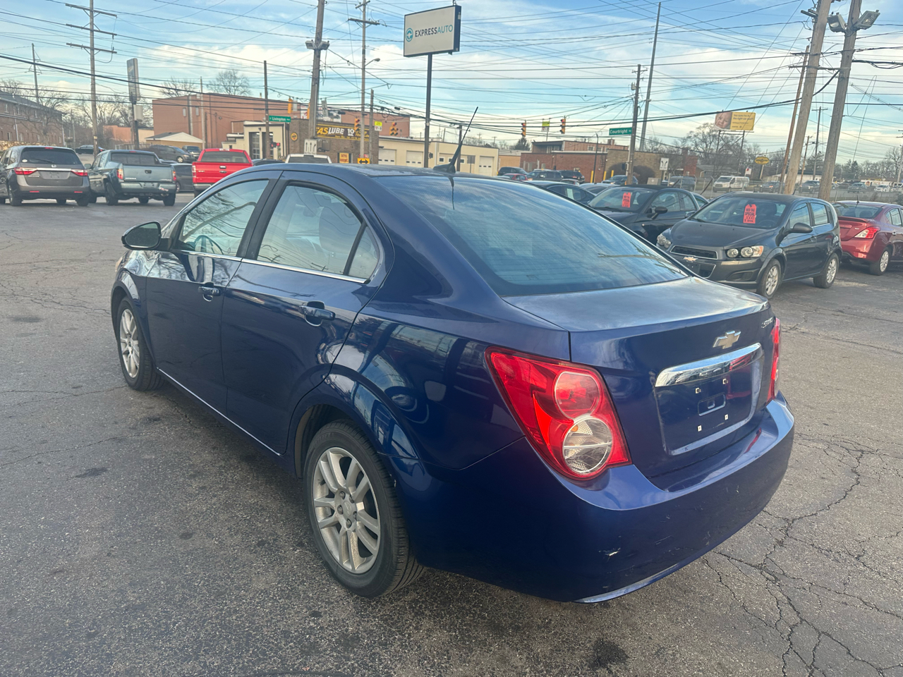 Chevrolet Sonic 4dr Sdn LT 2LT 2012