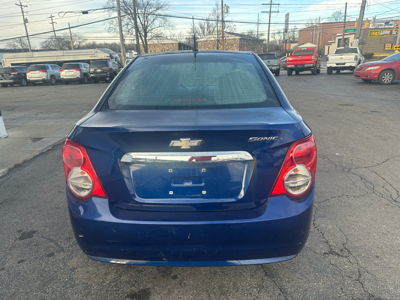 Chevrolet Sonic 4dr Sdn LT 2LT 2012