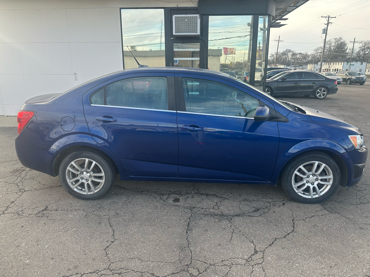 Chevrolet Sonic 4dr Sdn LT 2LT 2012