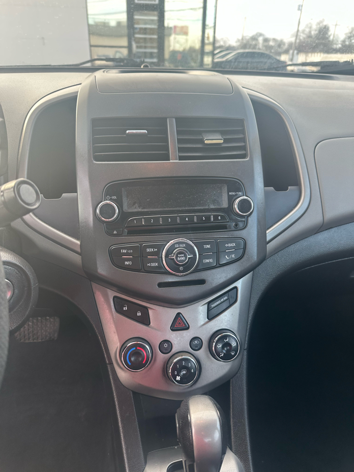 Chevrolet Sonic 4dr Sdn LT 2LT 2012