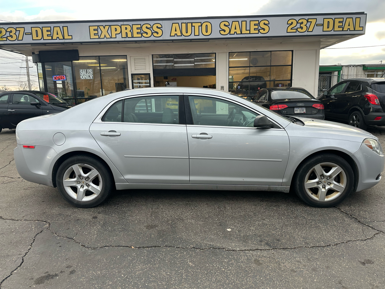 Chevrolet Malibu 4dr Sdn LS w/1LS 2011