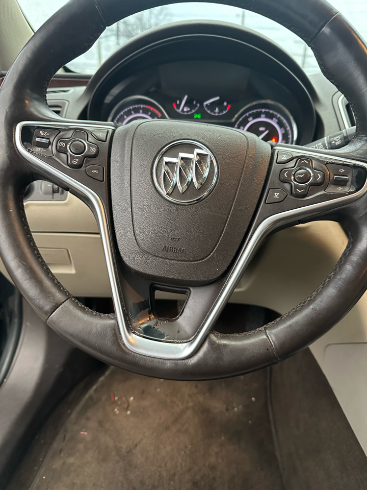 Buick Regal 4dr Sdn Premium I FWD 2015