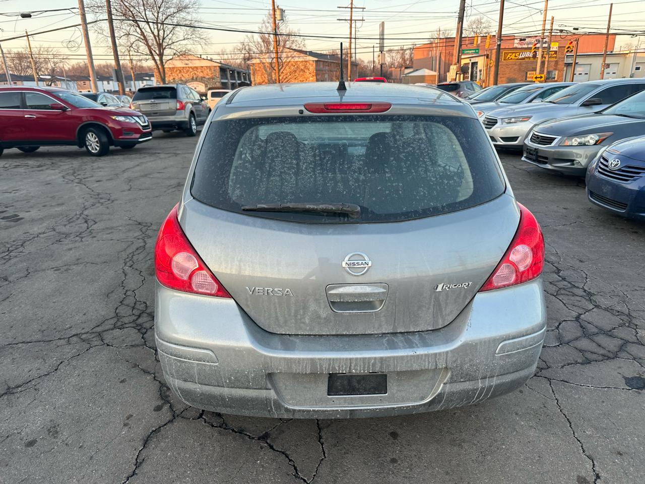 Nissan Versa 5dr HB Auto 1.8 S 2012