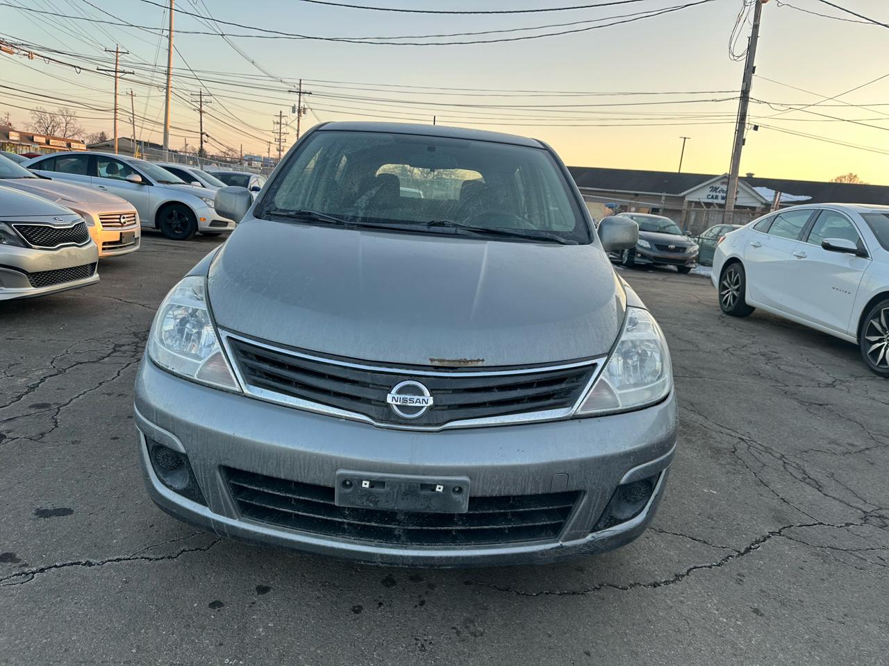 Nissan Versa 5dr HB Auto 1.8 S 2012