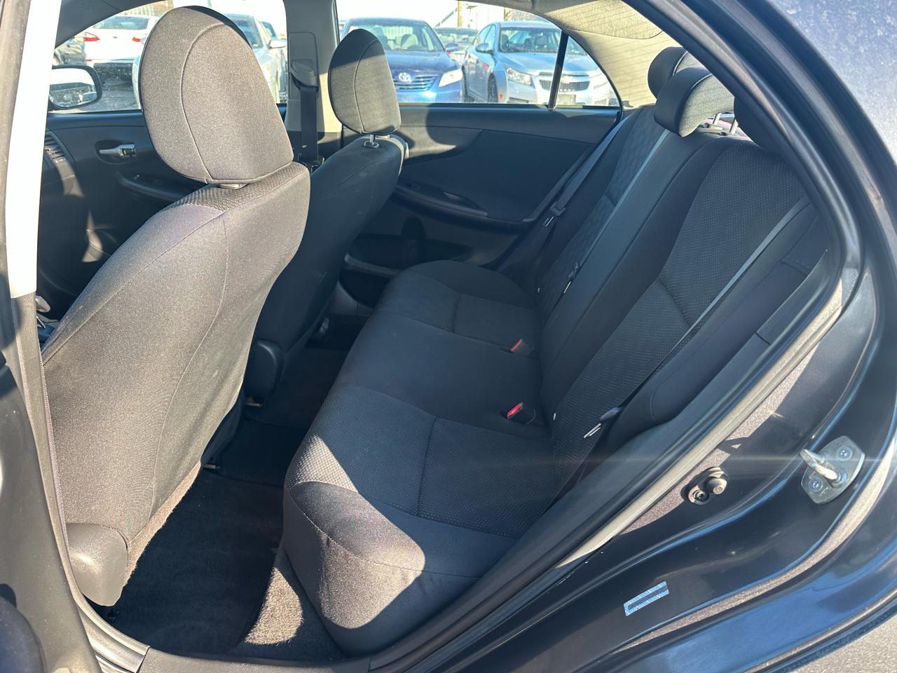 Toyota Corolla 4dr Sdn Man (Natl) 2009