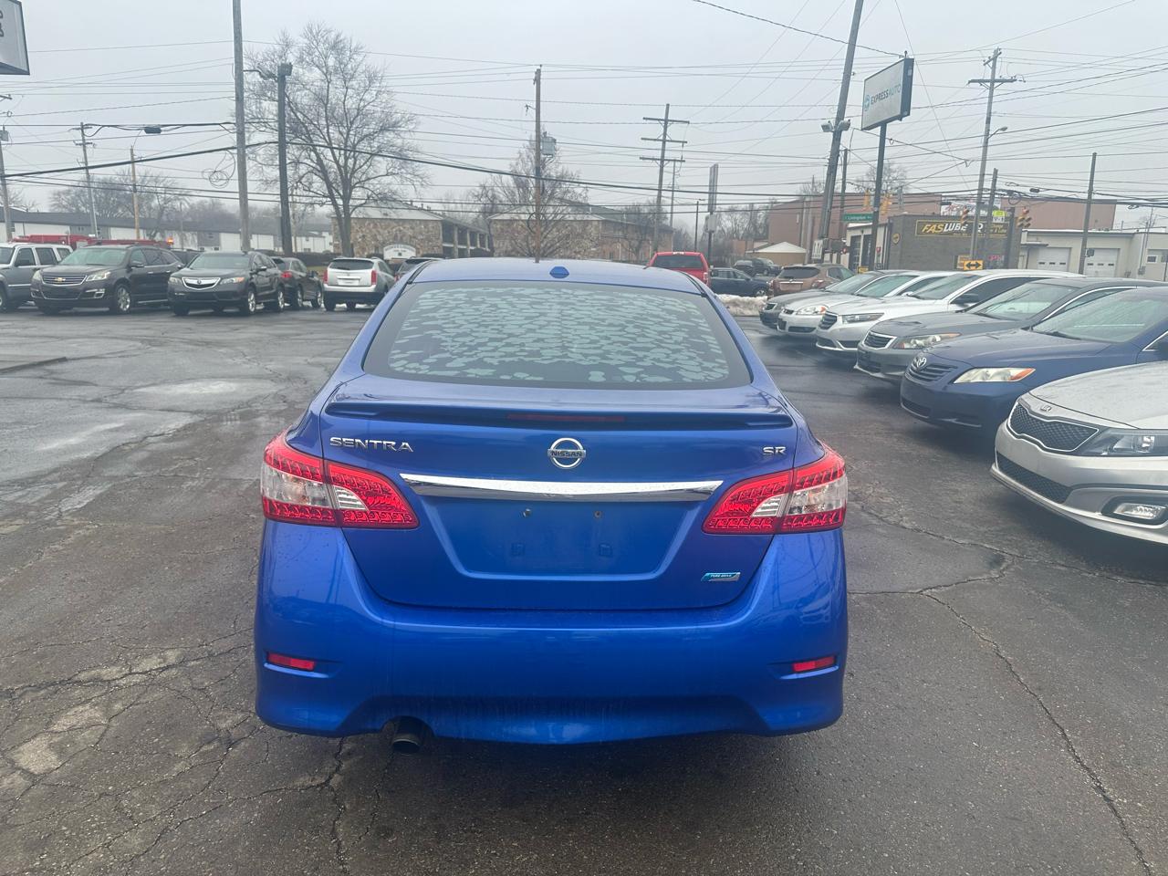 Nissan Sentra 4dr Sdn I4 CVT SR 2014
