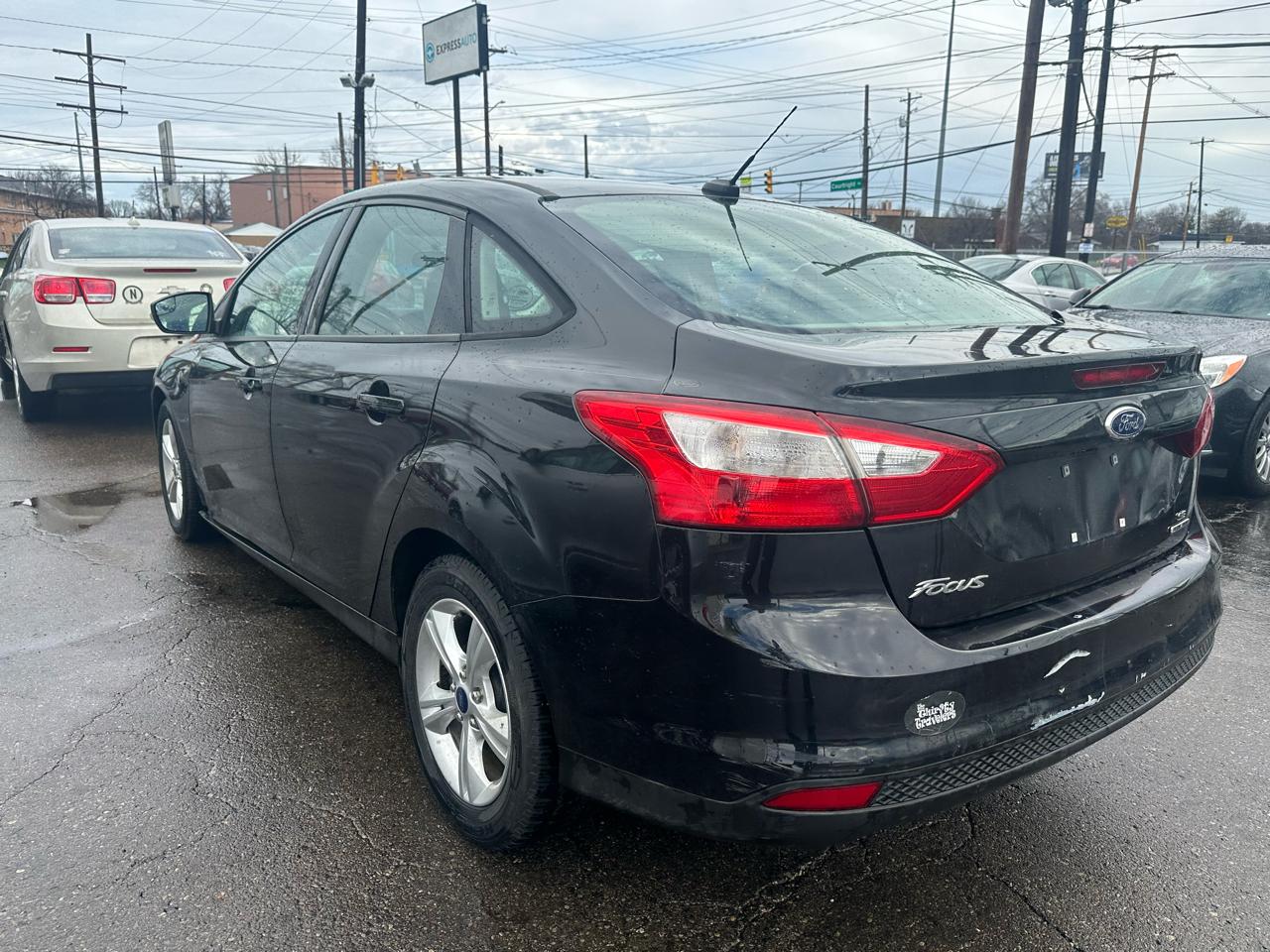 Ford Focus 4dr Sdn SE 2013