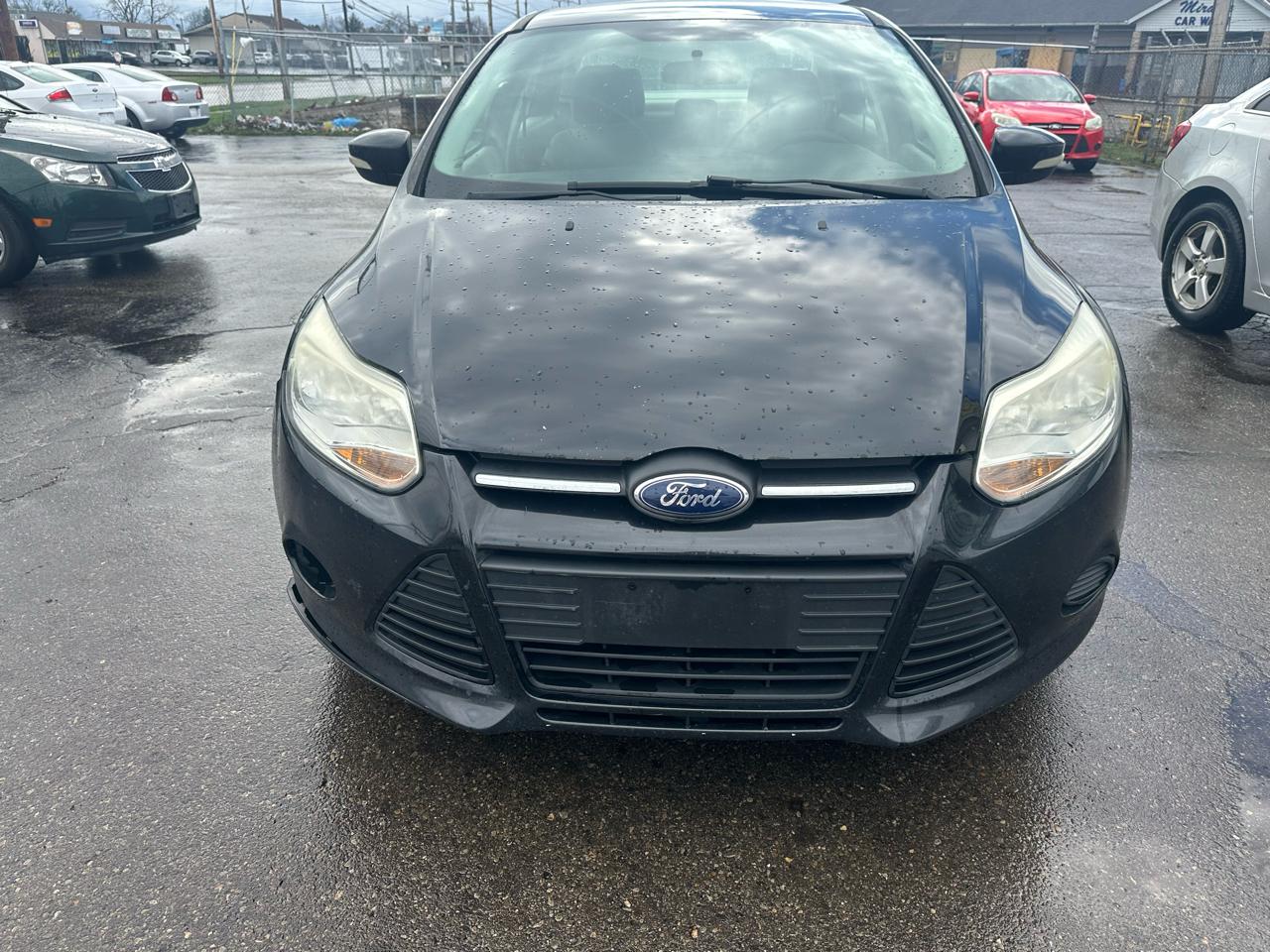 Ford Focus 4dr Sdn SE 2013
