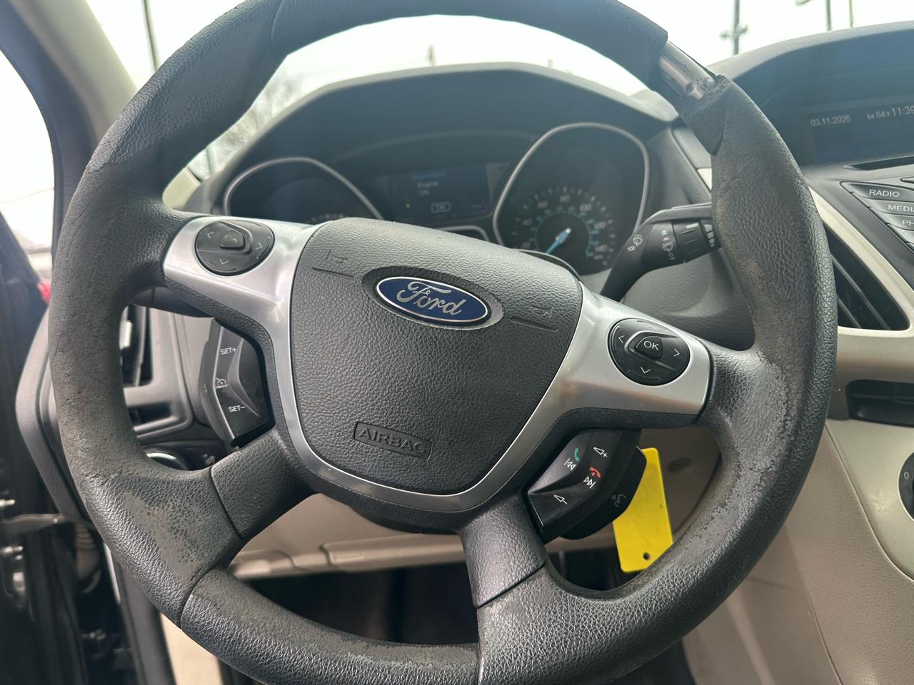 Ford Focus 4dr Sdn SE 2013