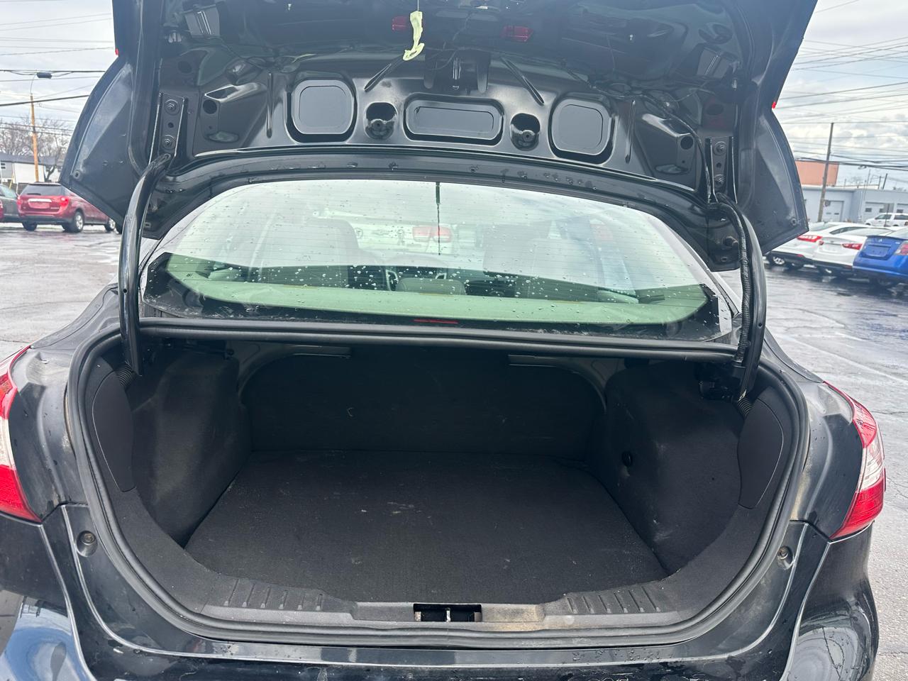 Ford Focus 4dr Sdn SE 2013