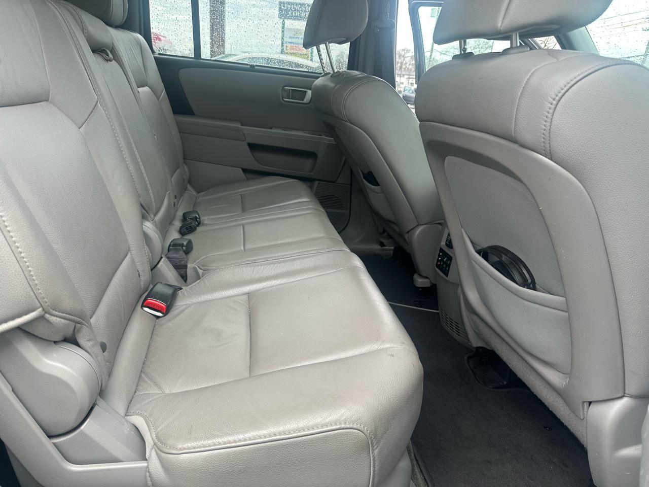 Honda Pilot 4WD 4dr Touring w/RES & Navi 2013