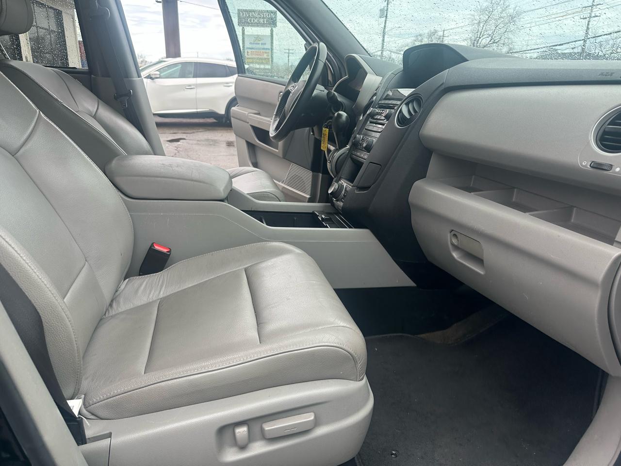 Honda Pilot 4WD 4dr Touring w/RES & Navi 2013