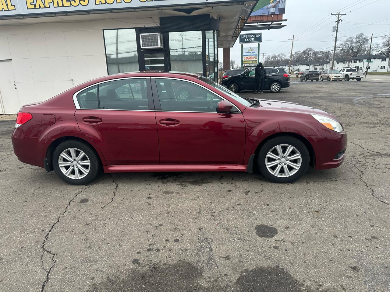 Subaru Legacy 4dr Sdn H4 Auto 2.5i Prem All-Wthr/Moon 2010