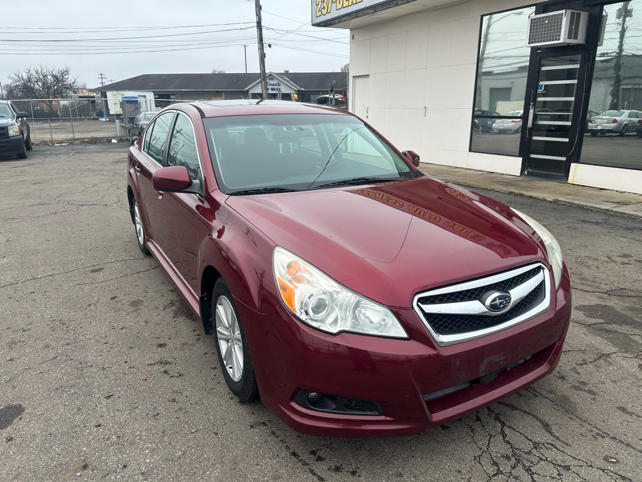Subaru Legacy 4dr Sdn H4 Auto 2.5i Prem All-Wthr/Moon 2010