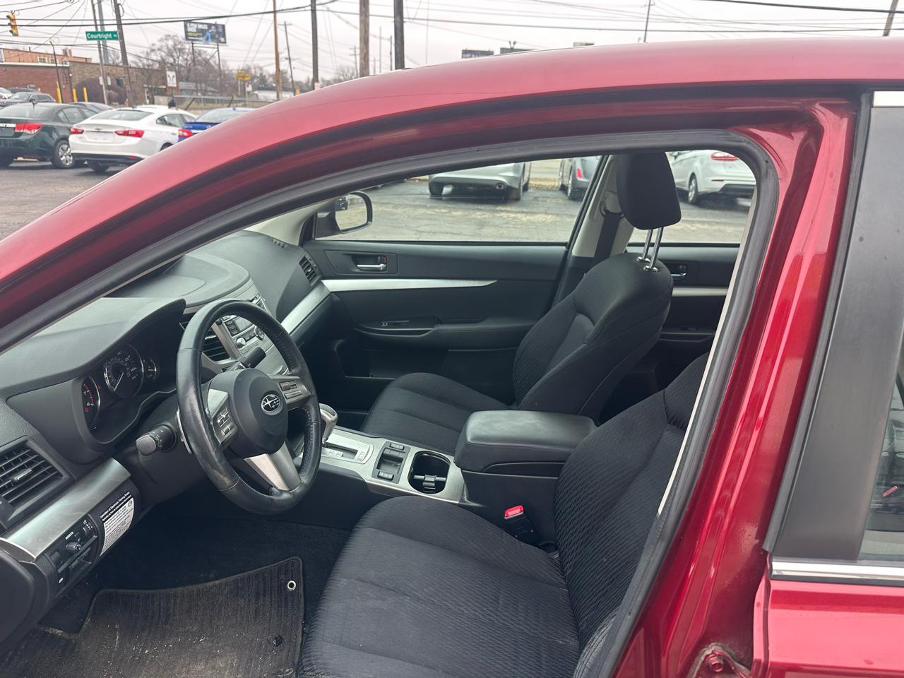 Subaru Legacy 4dr Sdn H4 Auto 2.5i Prem All-Wthr/Moon 2010