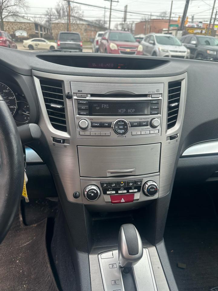 Subaru Legacy 4dr Sdn H4 Auto 2.5i Prem All-Wthr/Moon 2010