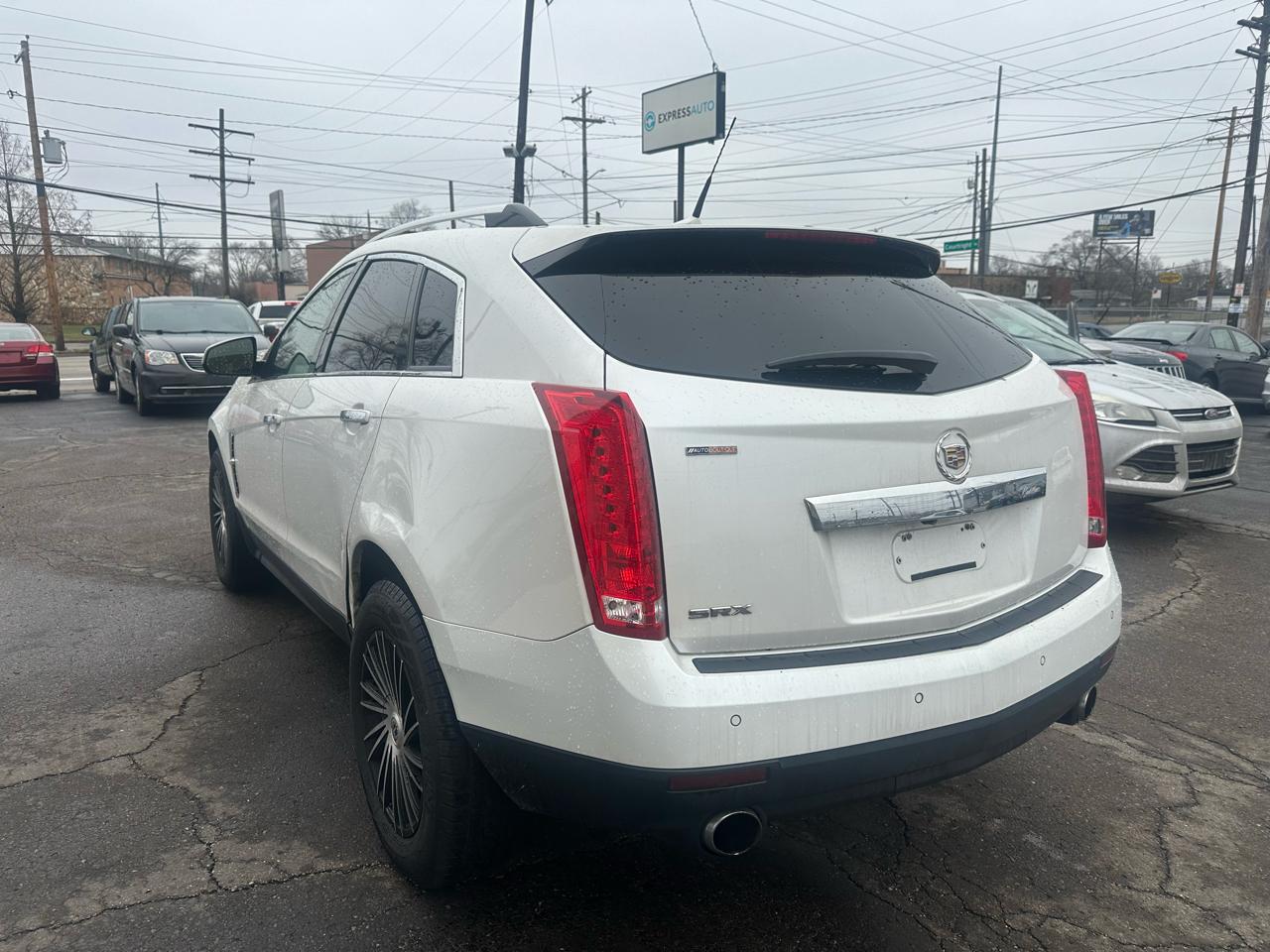 Cadillac SRX FWD 4dr Luxury Collection 2011