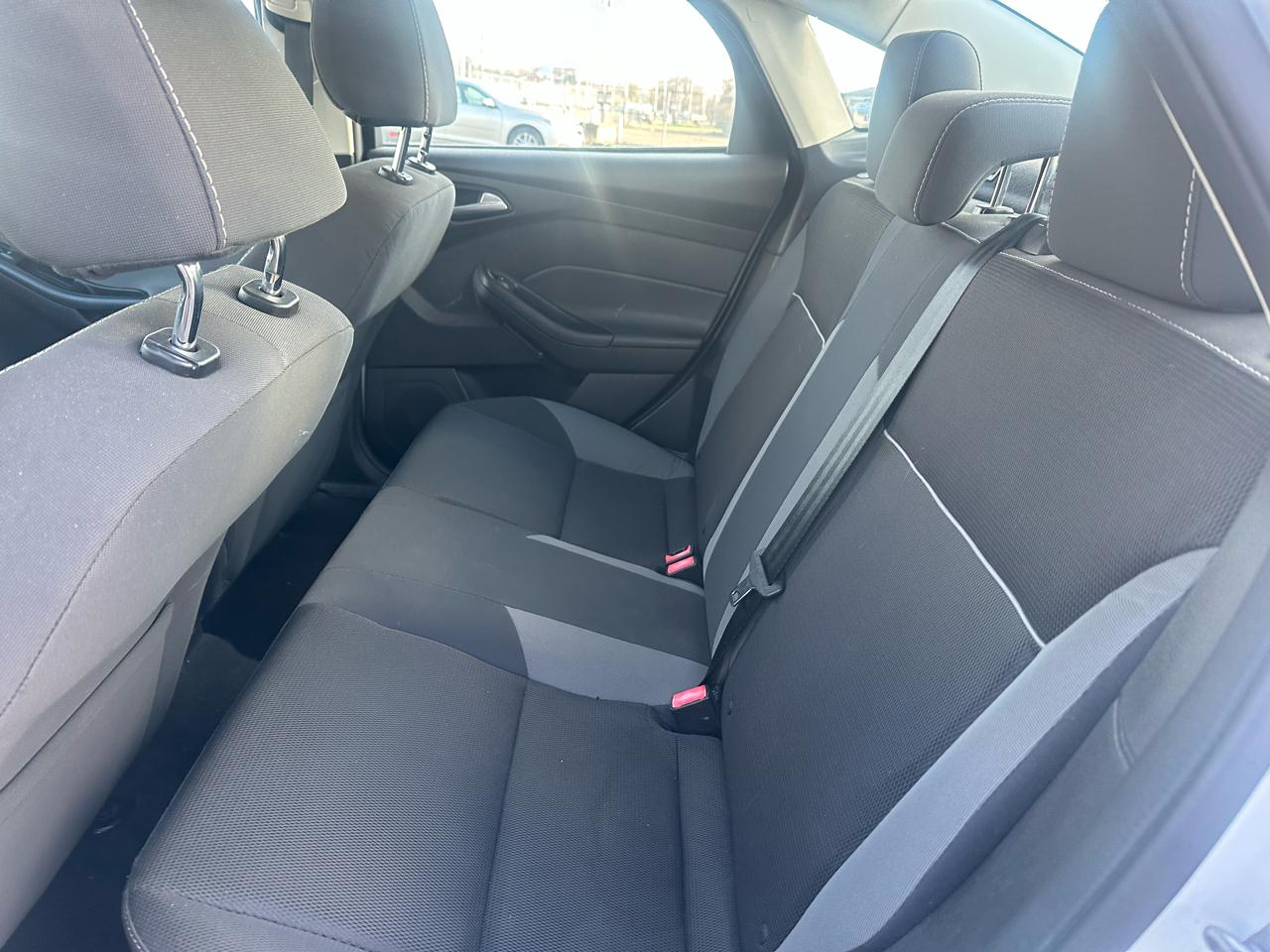 Ford Focus 4dr Sdn SE 2013