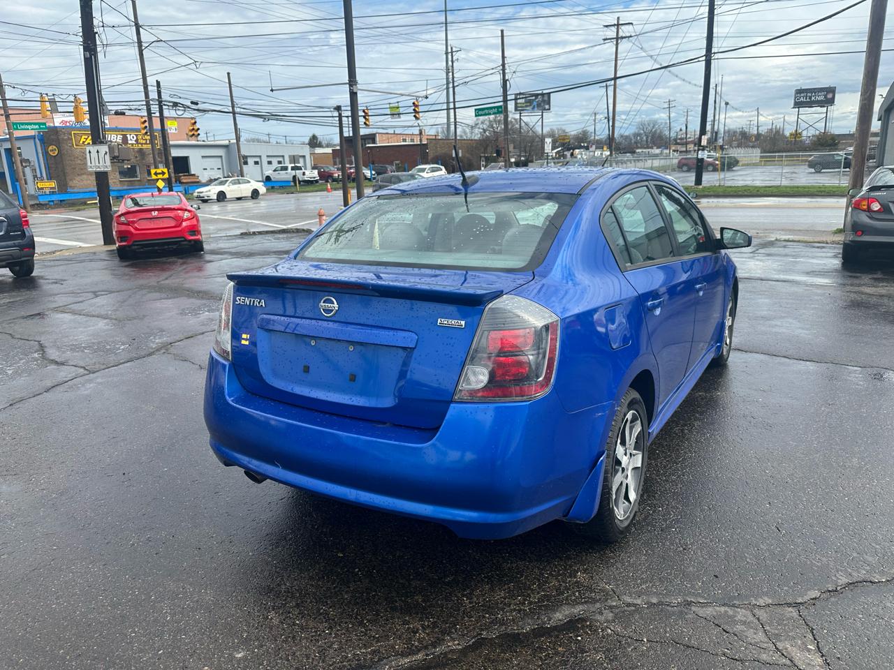 Nissan Sentra 4dr Sdn I4 CVT 2.0 SR 2012