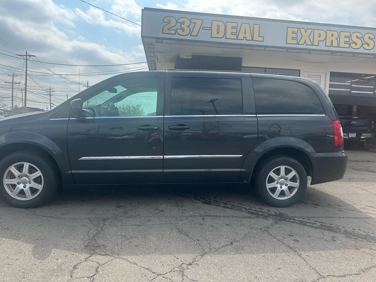 Chrysler Town & Country 4dr Wgn Touring 2012