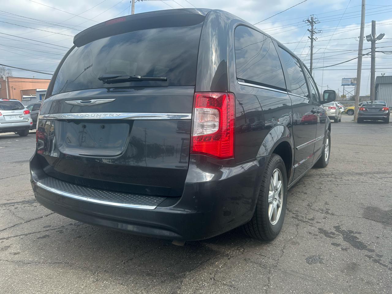 Chrysler Town & Country 4dr Wgn Touring 2012