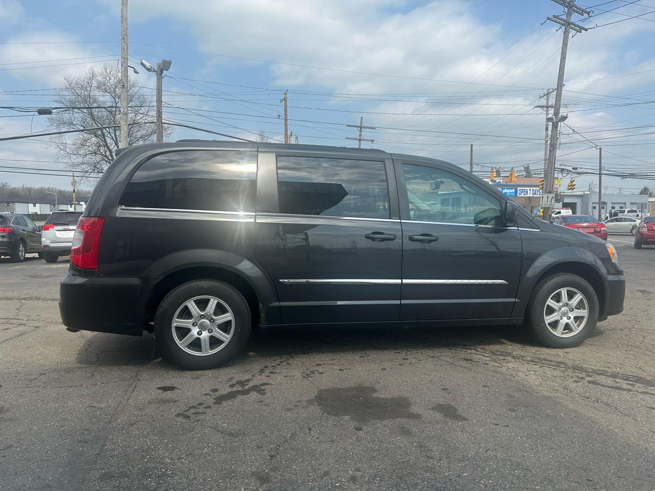 Chrysler Town & Country 4dr Wgn Touring 2012