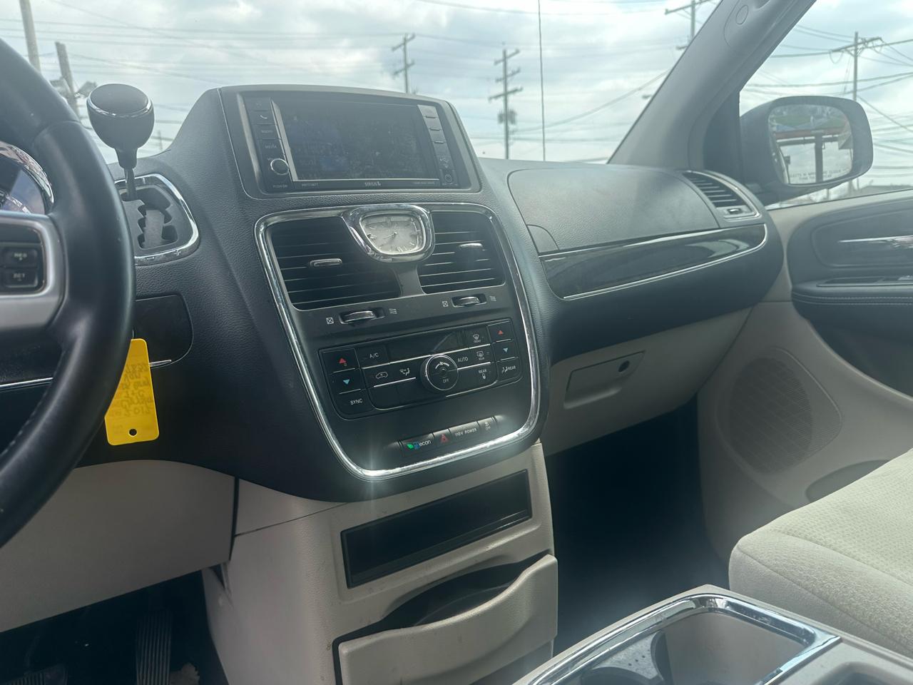 Chrysler Town & Country 4dr Wgn Touring 2012