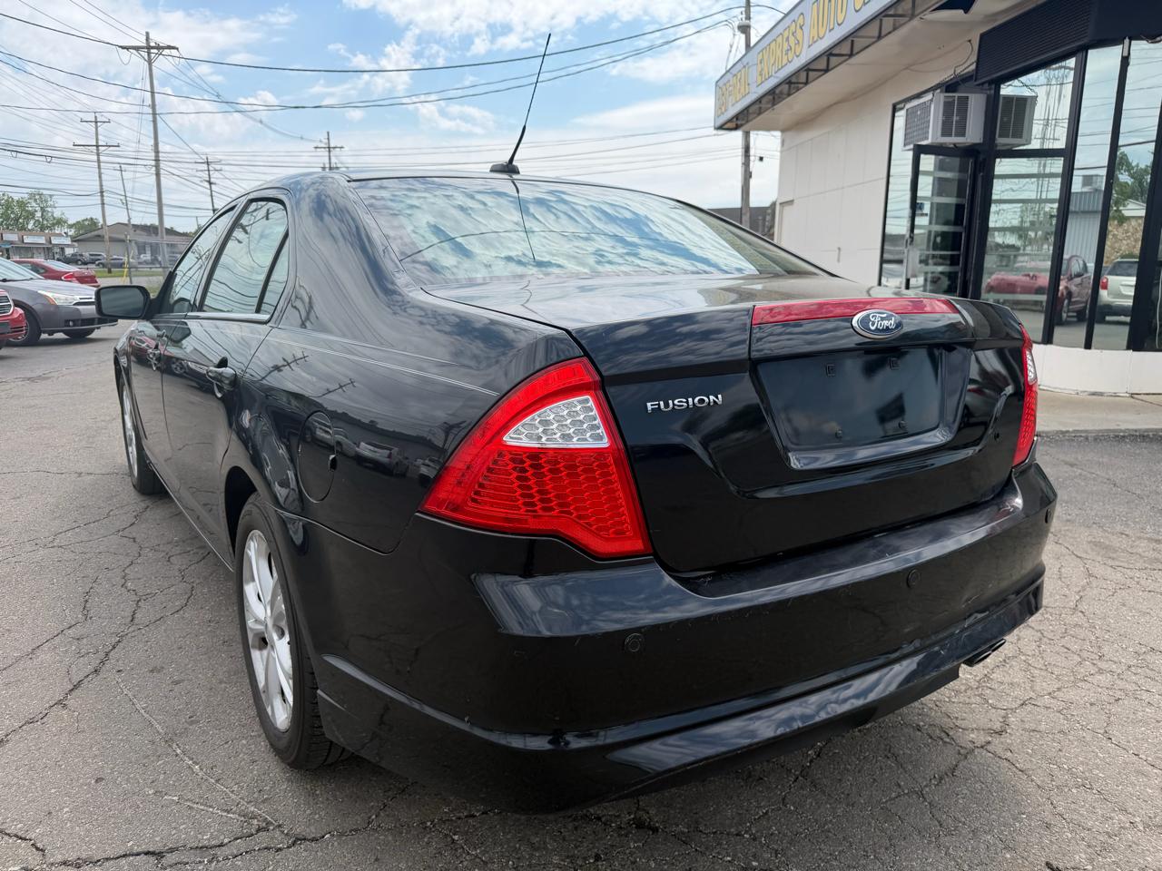 Ford Fusion 4dr Sdn SE FWD 2010