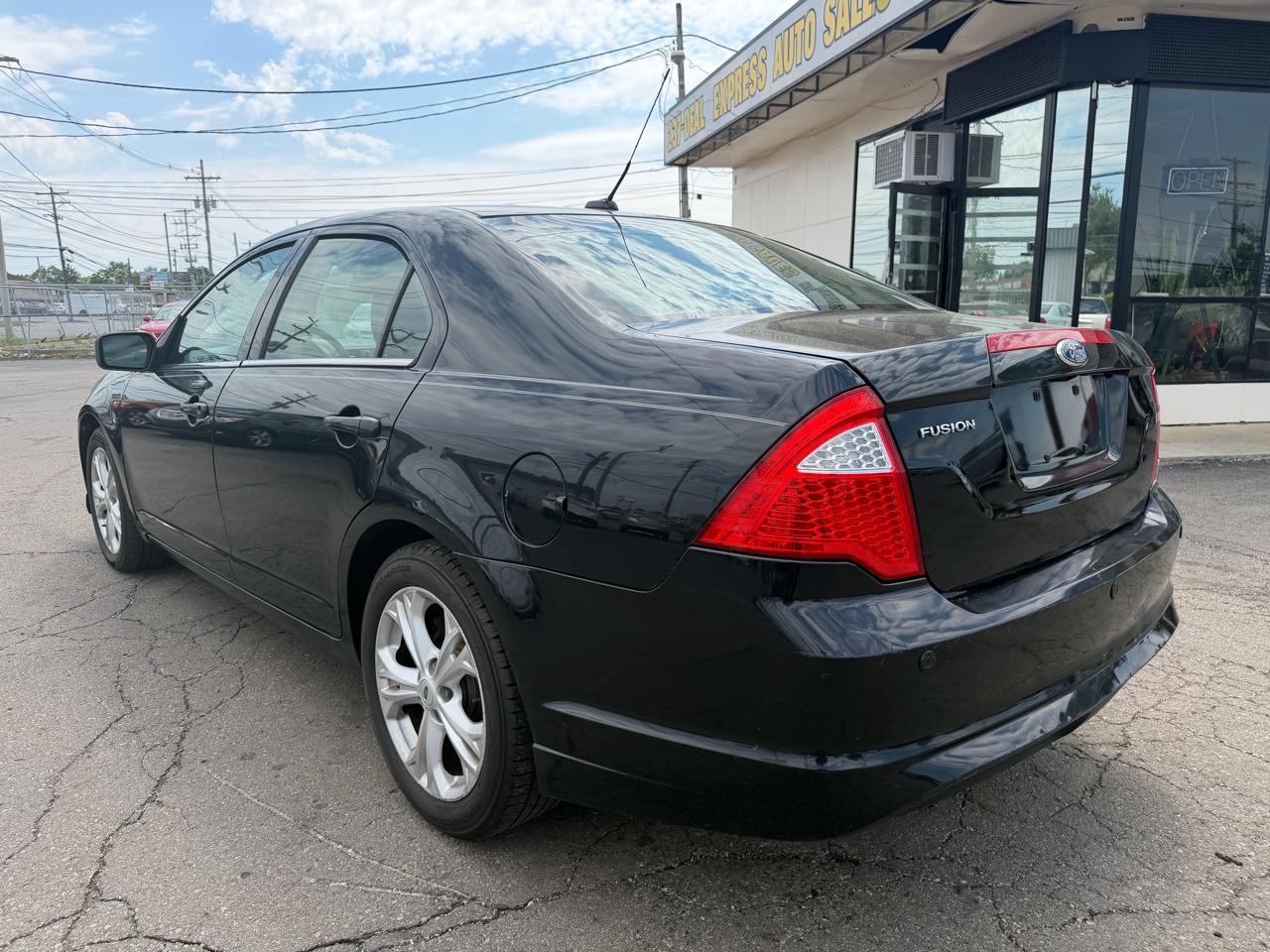 Ford Fusion 4dr Sdn SE FWD 2010