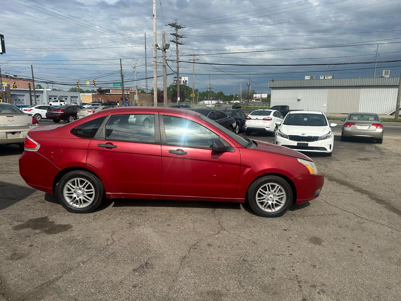 Ford Focus 4dr Sdn SE 2009