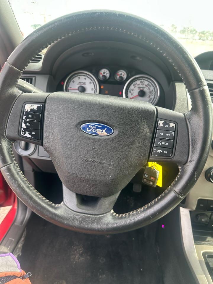 Ford Focus 4dr Sdn SE 2009