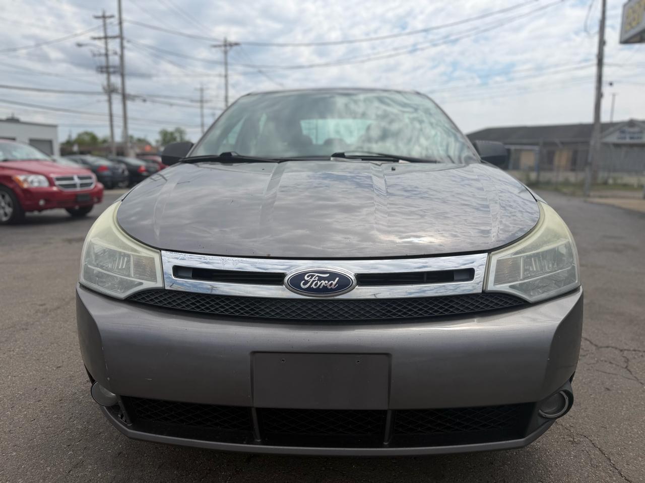 Ford Focus 4dr Sdn SE 2011