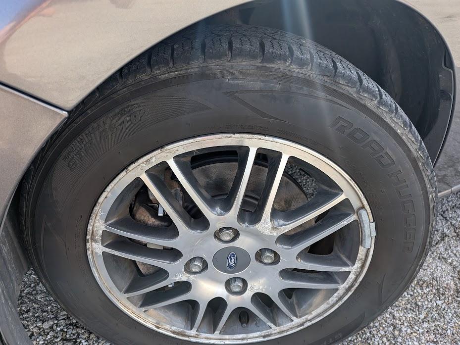 Ford Focus 4dr Sdn SE 2011