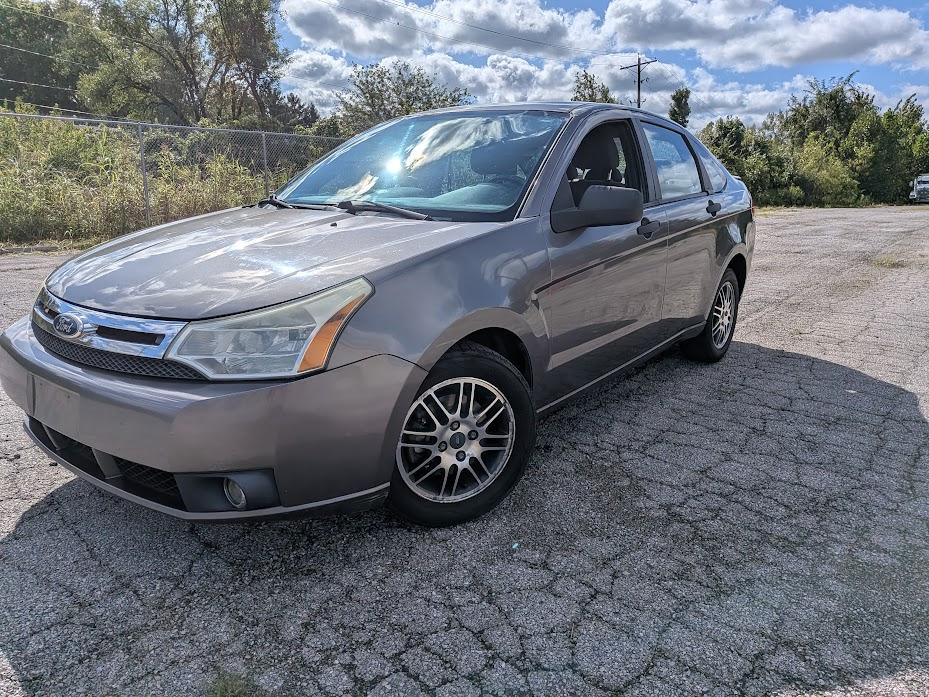 Ford Focus 4dr Sdn SE 2011