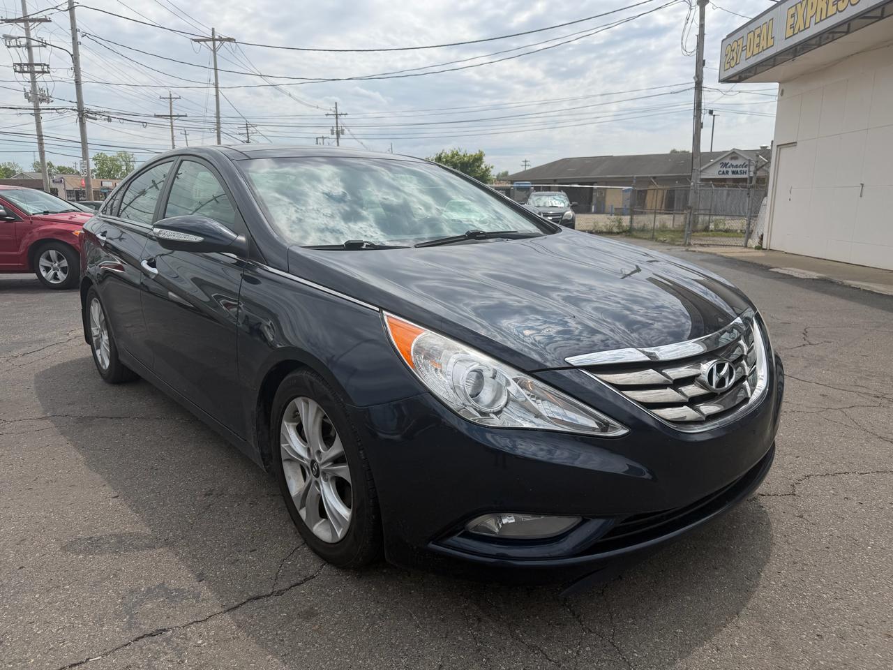 Hyundai Sonata 4dr Sdn 2.4L Auto Limited 2012