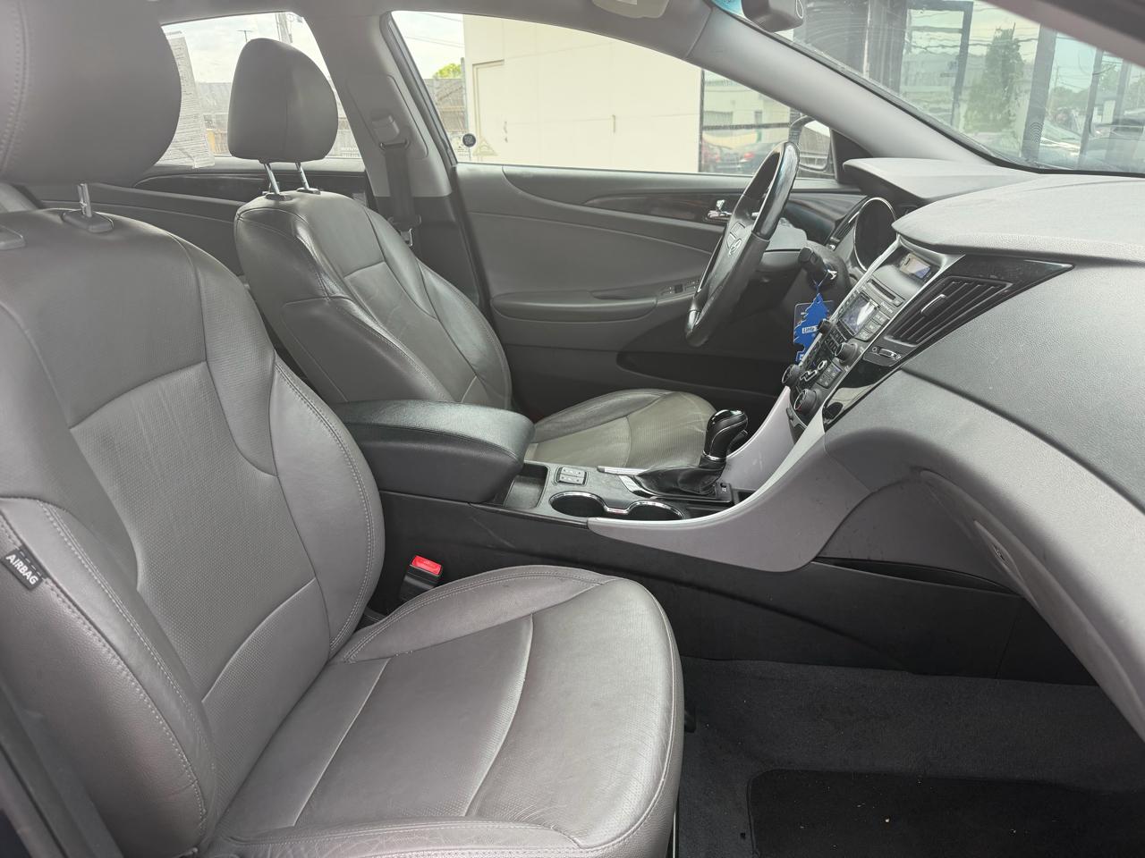 Hyundai Sonata 4dr Sdn 2.4L Auto Limited 2012