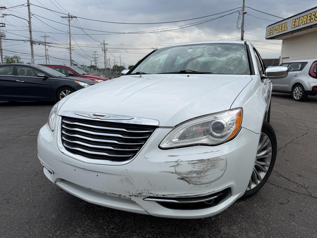 Chrysler 200 4dr Sdn Limited 2013