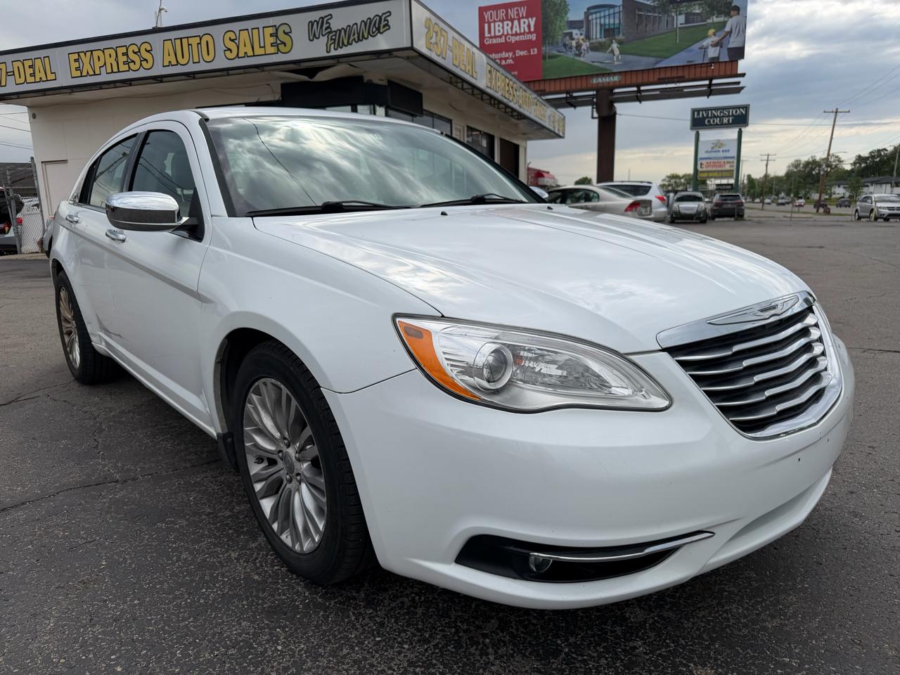 Chrysler 200 4dr Sdn Limited 2013