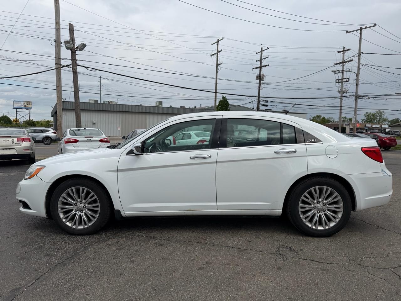 Chrysler 200 4dr Sdn Limited 2013